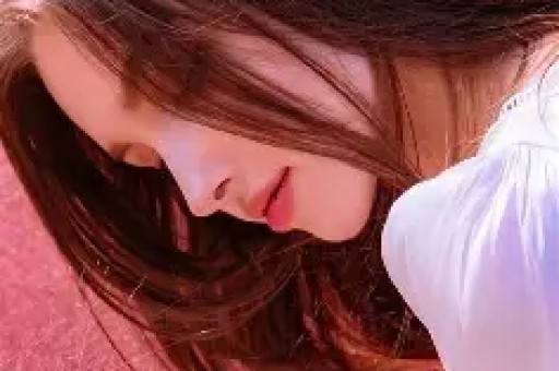直播吐槽“被公司欺负”的赵露思火成小红书带货一姐“住千万豪宅还得当牛马让打工人心疼坏了”？